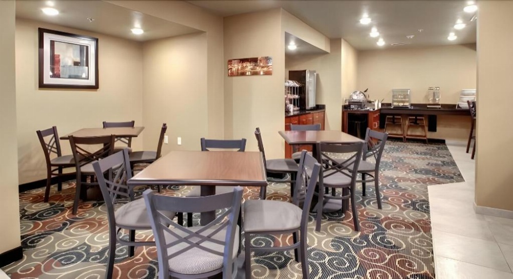 Cobblestone Inn & Suites - Altamont